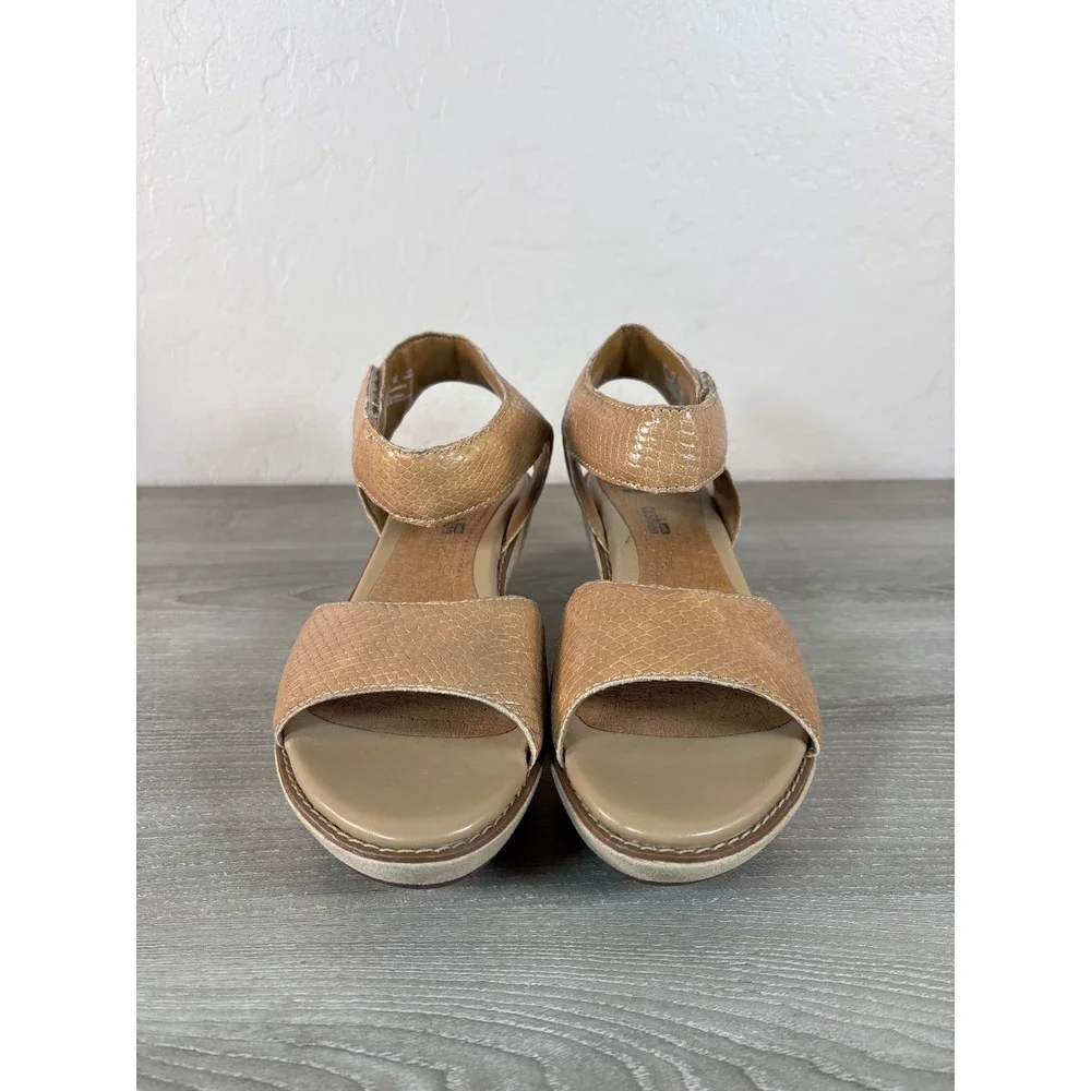 Clarks Collection Hazelle Alba Tan Leather Snake Print Wedge Sandals Size‎ 7.5